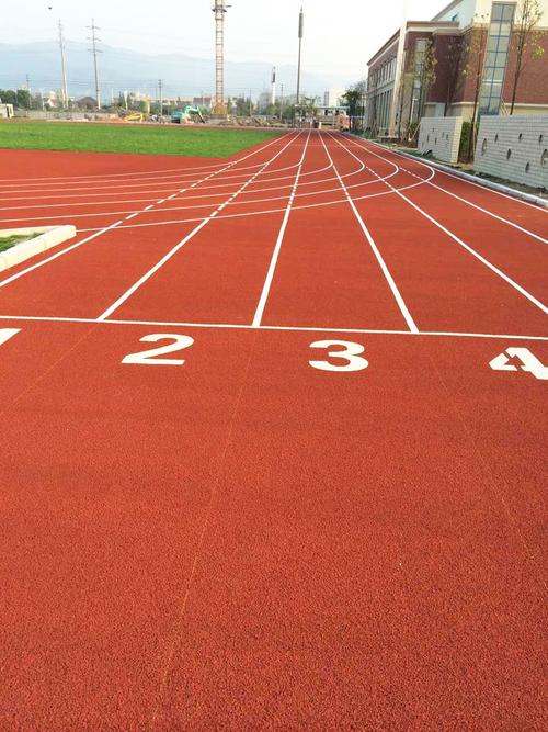 塑胶跑道：吸水性能，成就卓越品质