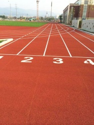 塑胶跑道：吸水性能，成就卓越品质