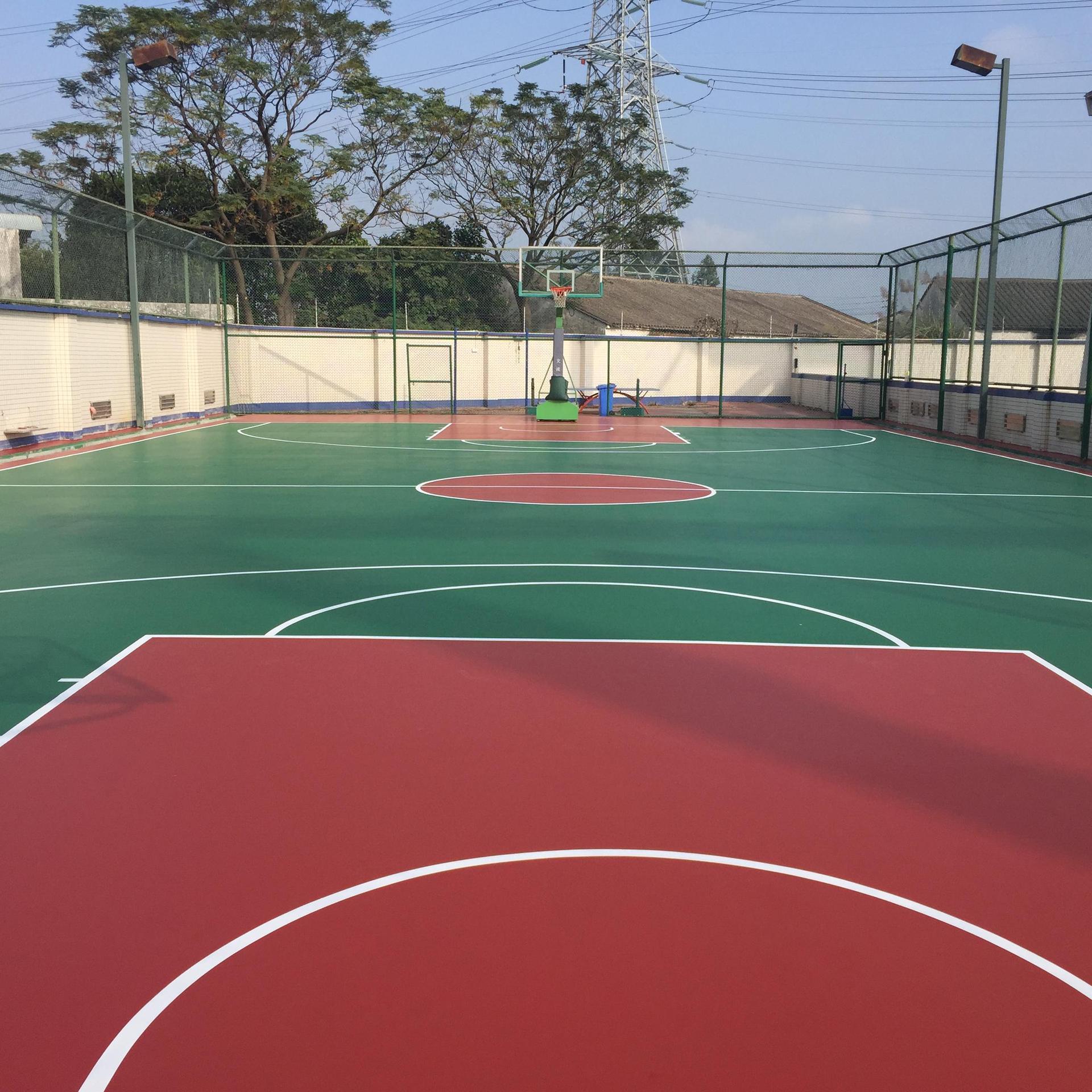 户外篮球场为何都用硅 PU 材料？
