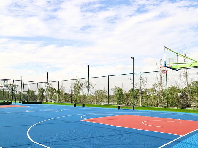 丙烯酸球场完工时间大揭秘