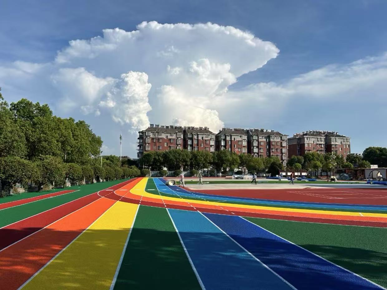 塑胶跑道的特点解析