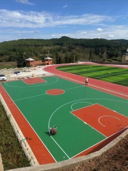 硅PU球场产品特点：运动场地的理想之选