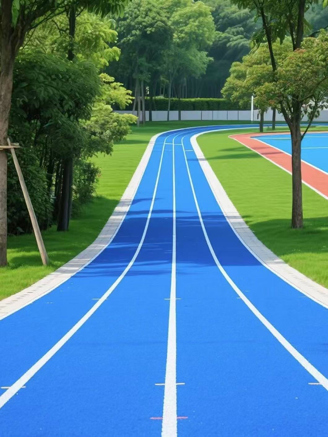 新型自结纹塑胶跑道：对比传统跑道优势尽显
