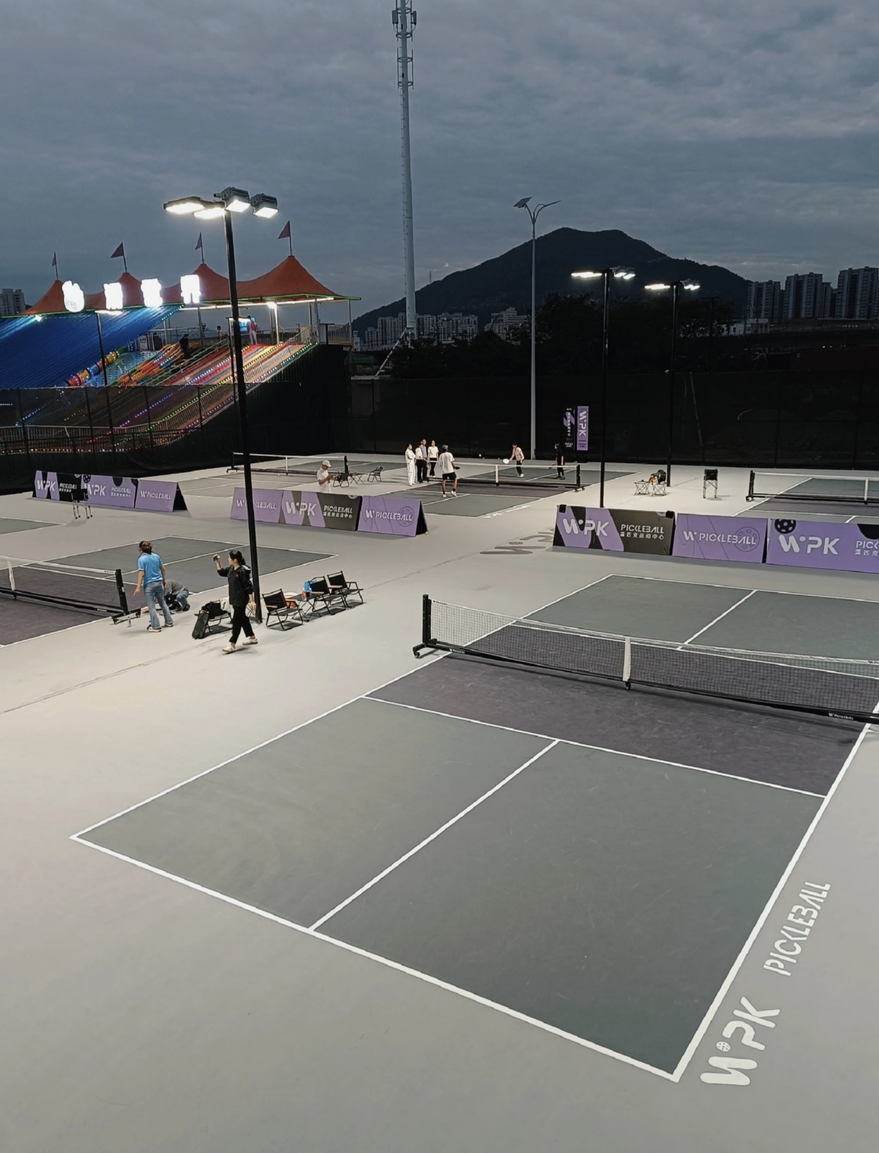 雨季来袭，丙烯酸球场积水解决攻略