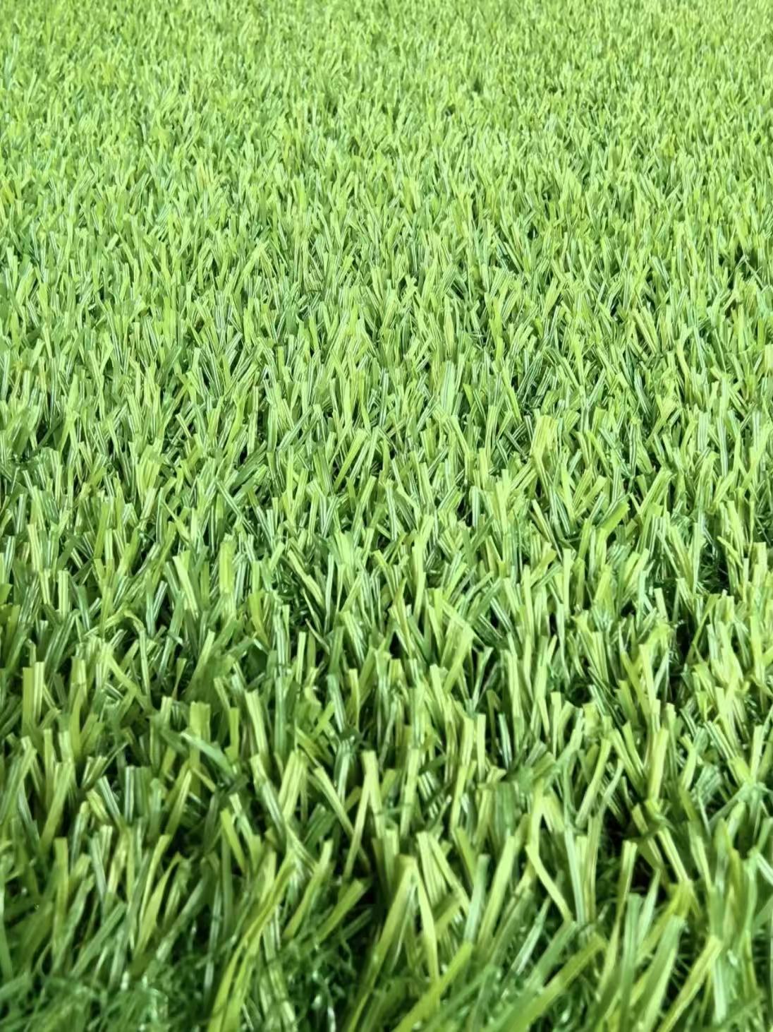 人造草坪需要浇水吗？