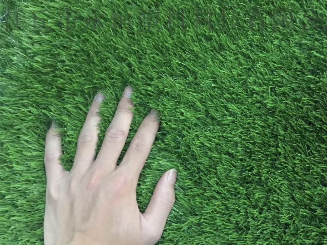 人造草坪如何保持美丽和长寿？