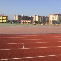 维护成本太高？选择透气型跑道，省钱省心更耐用