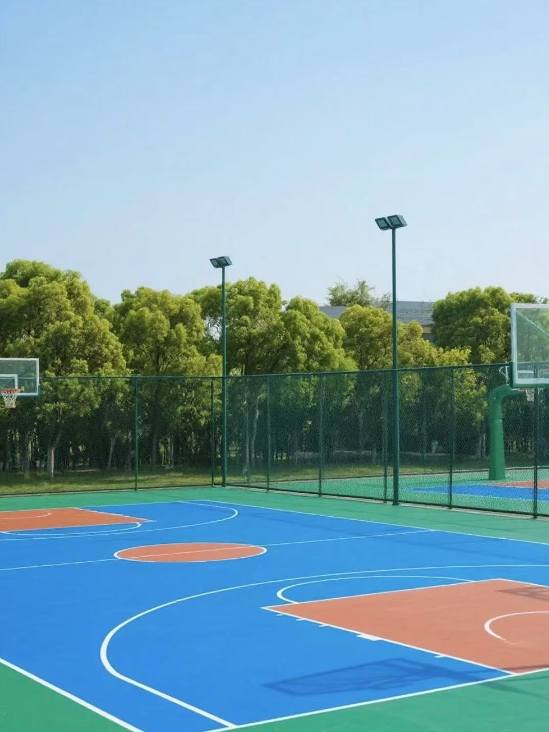 硅 PU 球场常见问题：起泡、脱层的解决之道