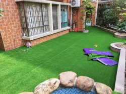 人造草坪冬季养护技巧：防冻裂这样做