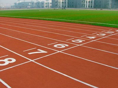 广东中小学塑胶跑道选哪种类型能通过新国标检测？煌盛体育东莞源头厂家包工包料靠谱吗？